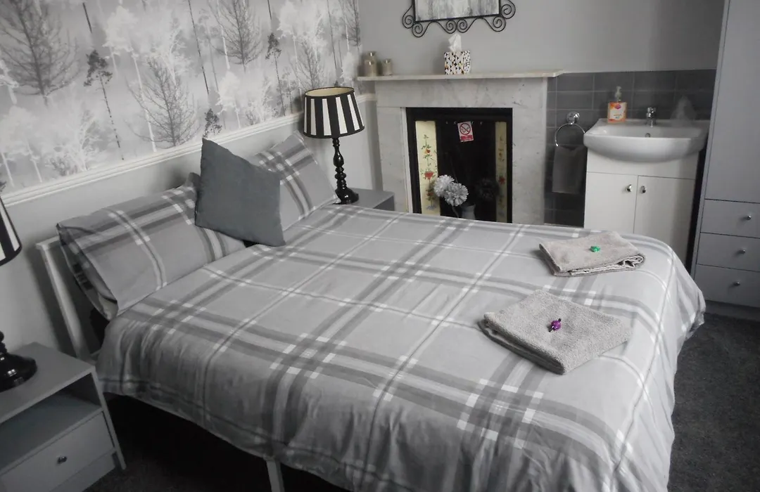 The George B&B-1
